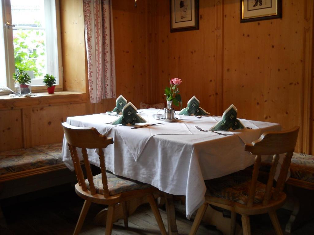 Gasthaus Raiffeisen Hostal Innervillgraten Exterior foto