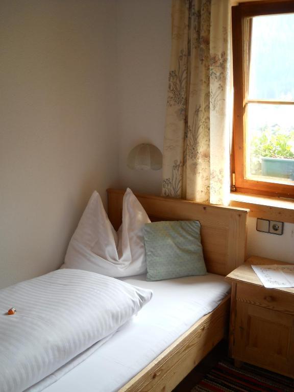 Gasthaus Raiffeisen Hostal Innervillgraten Habitación foto