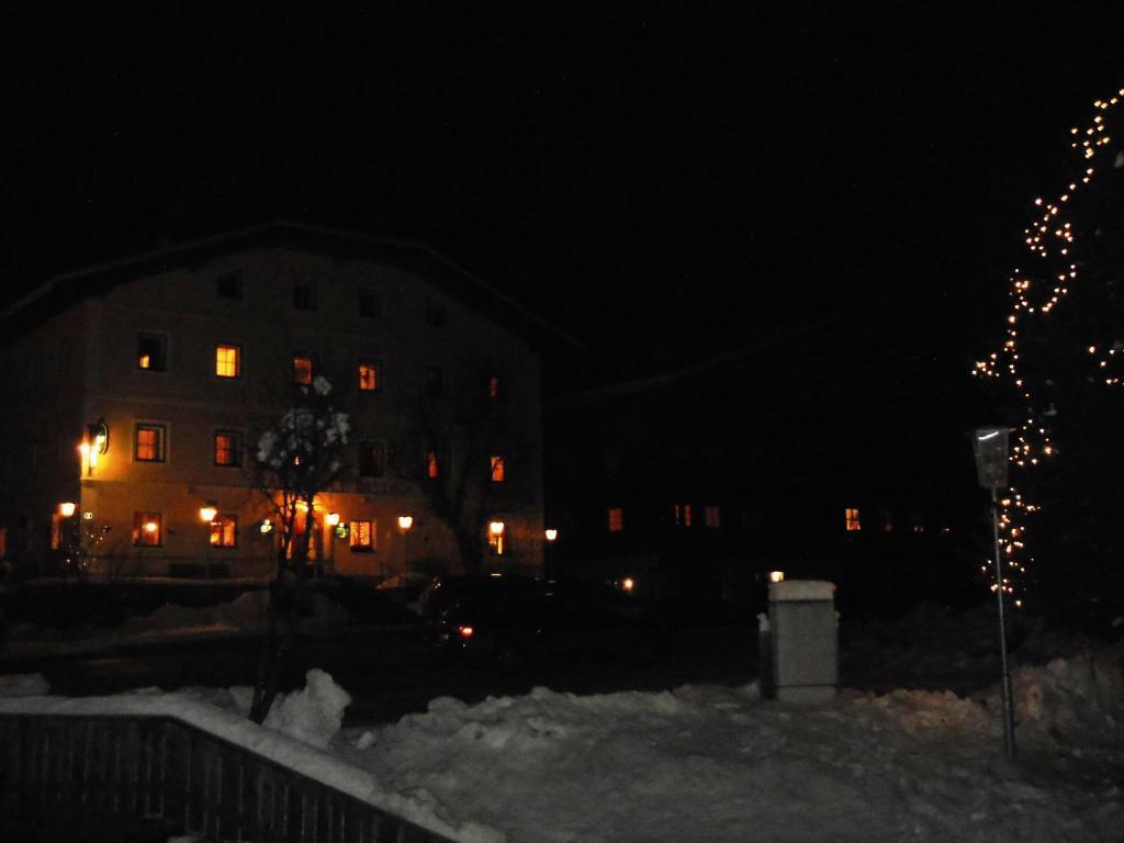 Gasthaus Raiffeisen Hostal Innervillgraten Exterior foto