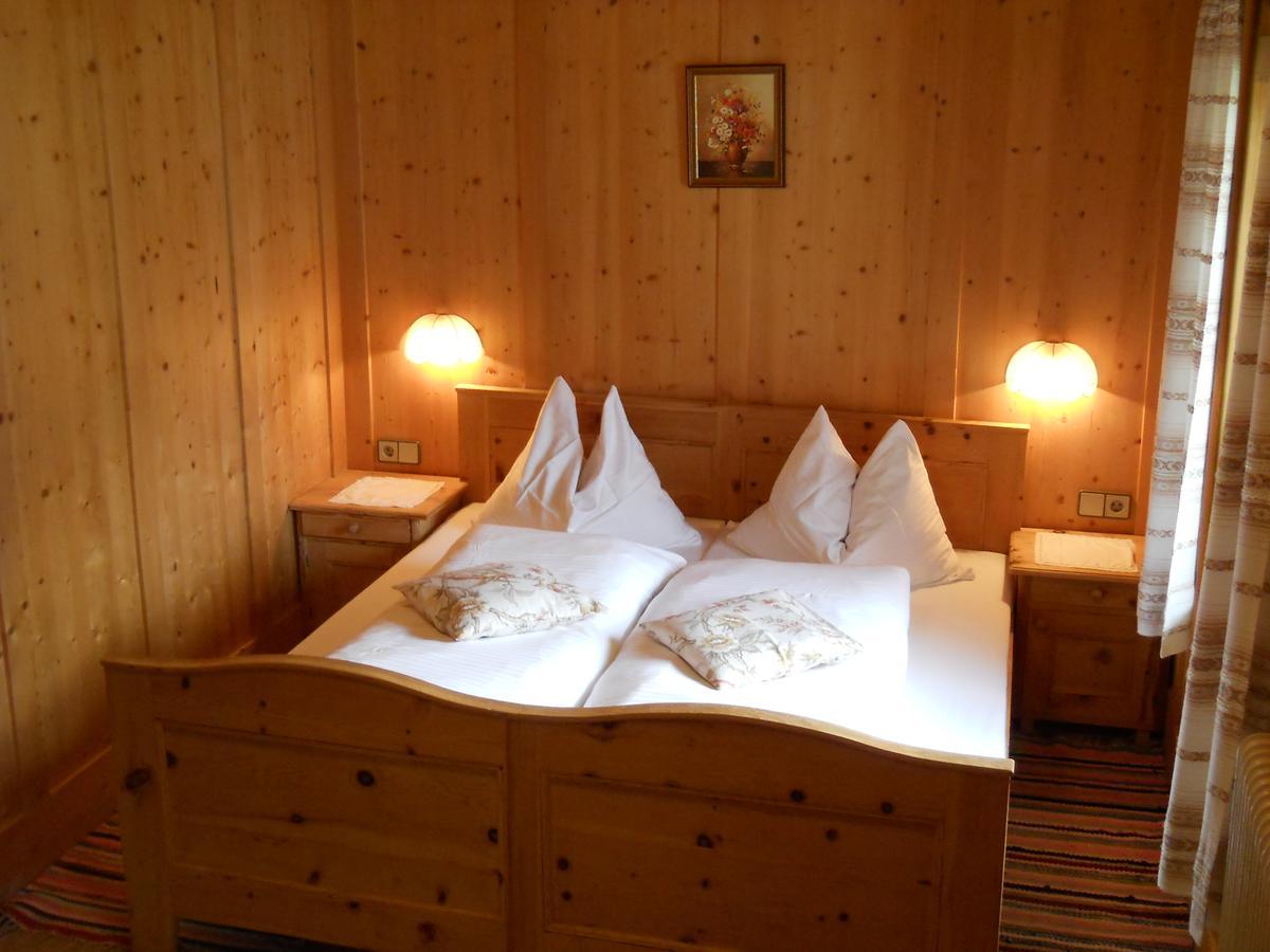 Gasthaus Raiffeisen Hostal Innervillgraten Habitación foto