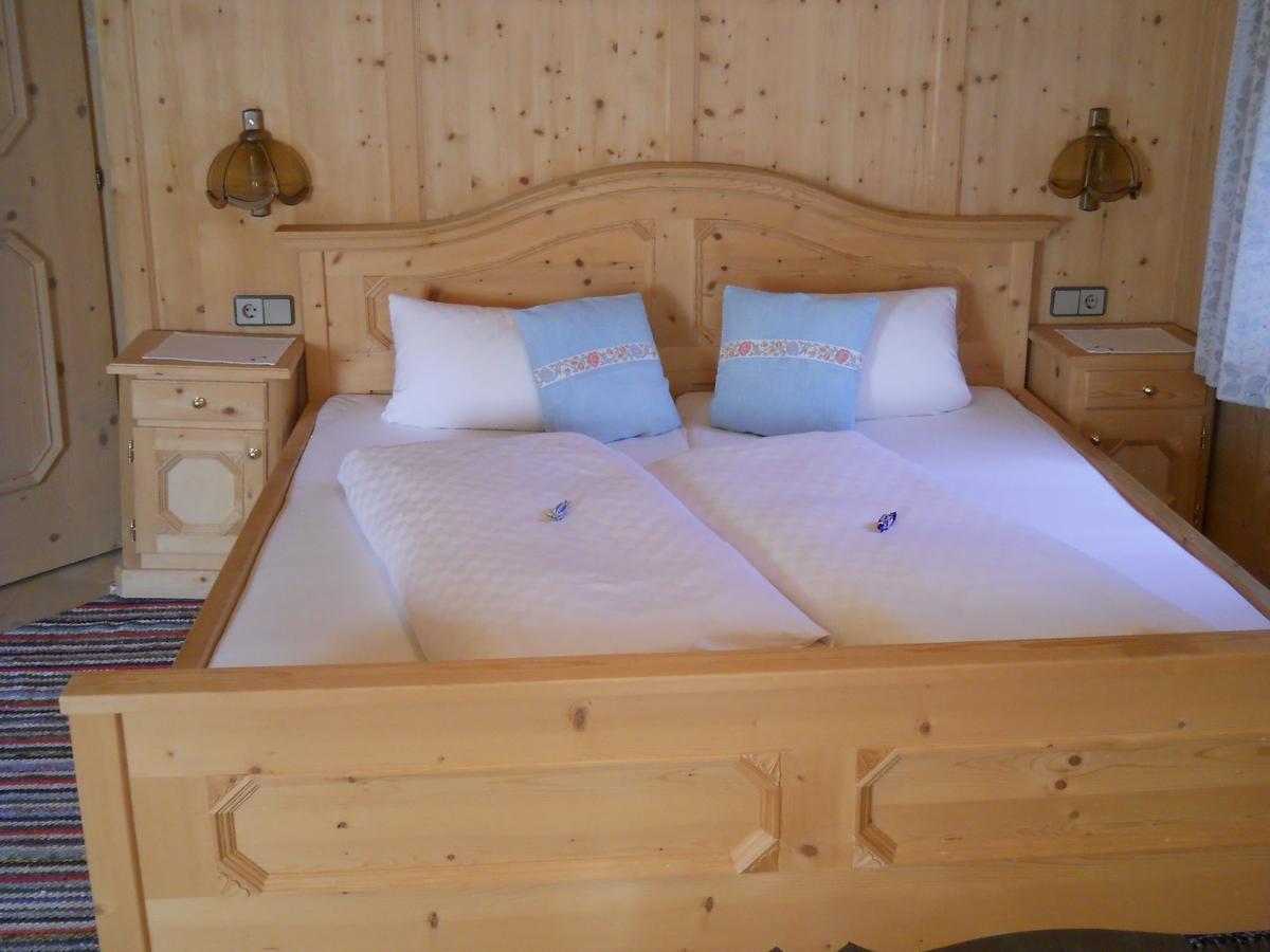 Gasthaus Raiffeisen Hostal Innervillgraten Habitación foto