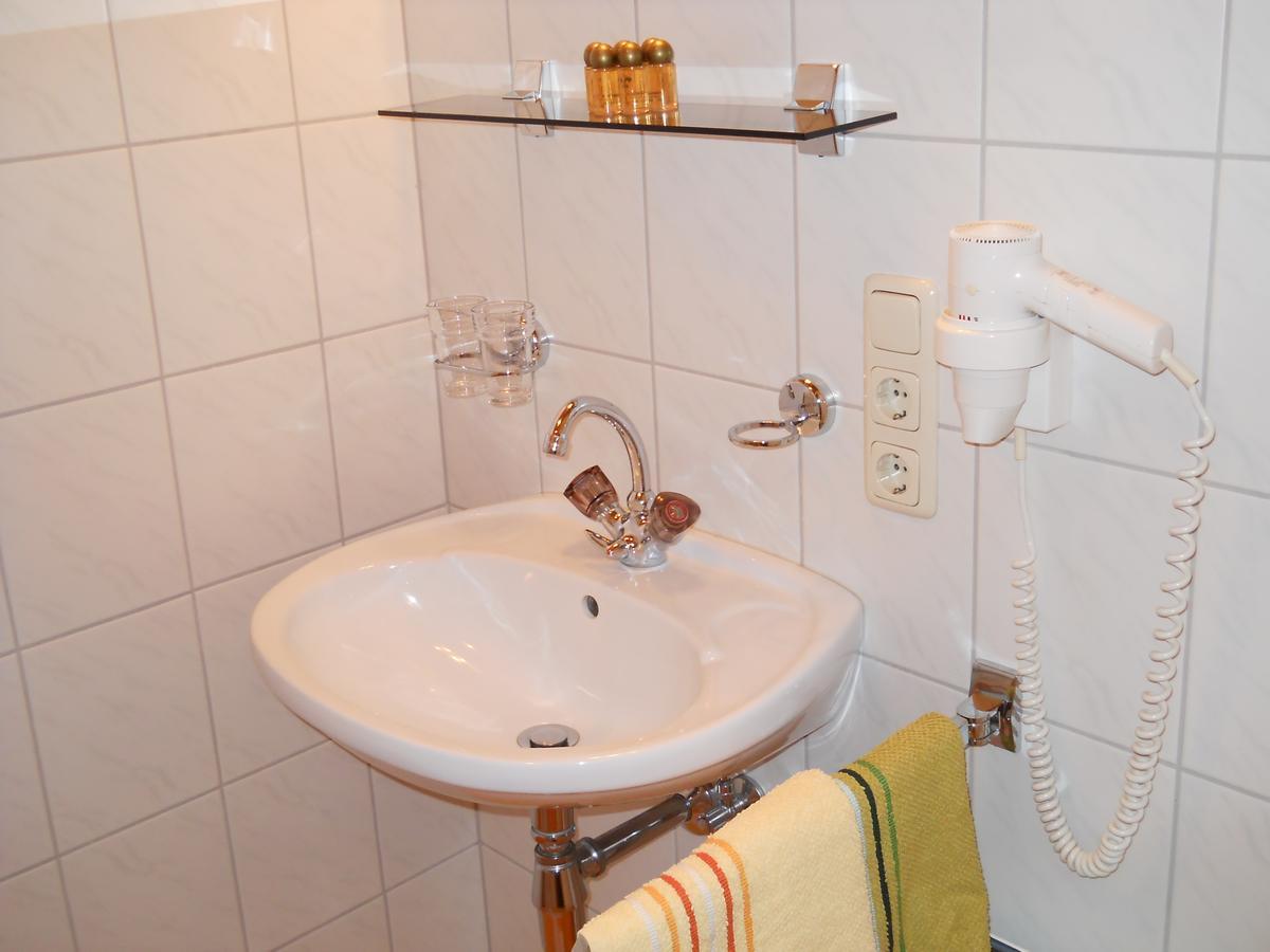 Gasthaus Raiffeisen Hostal Innervillgraten Habitación foto